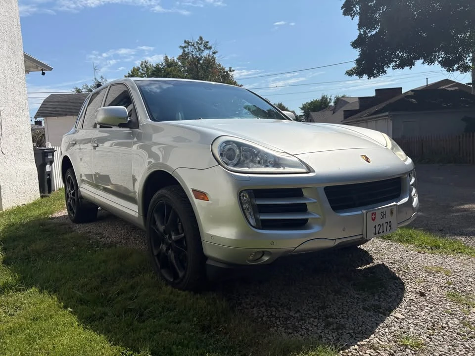 2010 Porsche 955/957 Cayenne S - Image 2 of 20