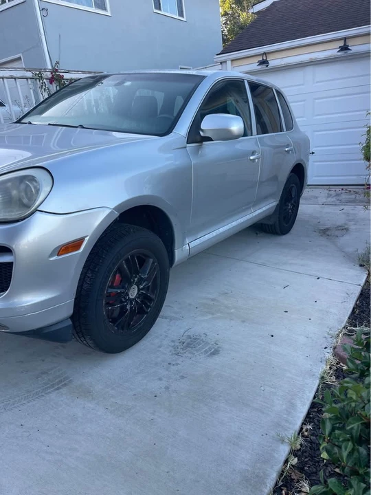 2010 Porsche 955/957 Cayenne S - Image 3 of 11