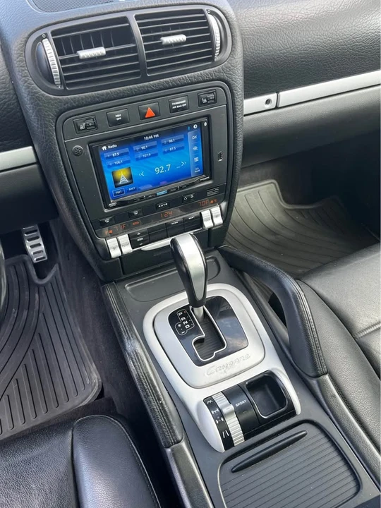2010 Porsche 955/957 Cayenne S - Image 13 of 17