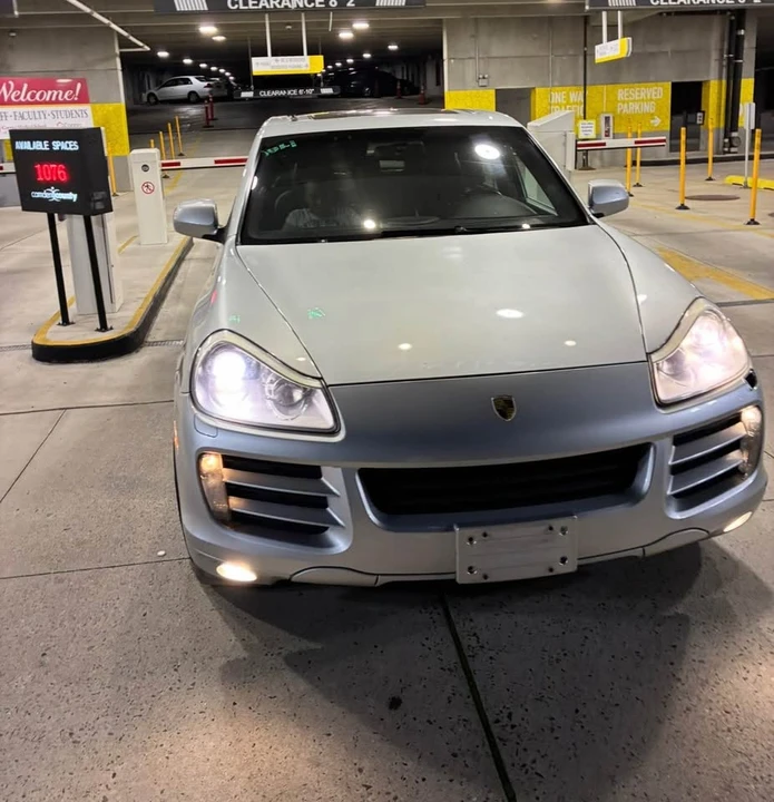 2010 Porsche 955/957 Cayenne S - Image 2 of 6