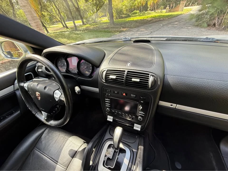 2010 Porsche 955/957 Cayenne S - Image 16 of 20