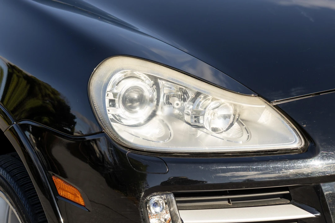 2010 Porsche 955/957 Cayenne S - Image 9 of 31