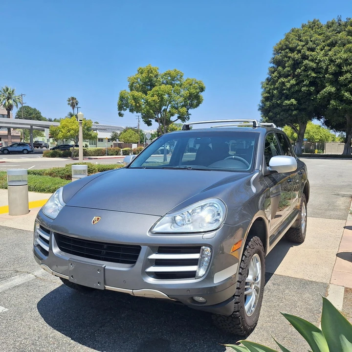 2010 Porsche 955/957 Cayenne S - Image 2 of 31