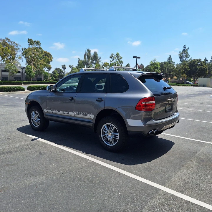 2010 Porsche 955/957 Cayenne S - Image 14 of 31