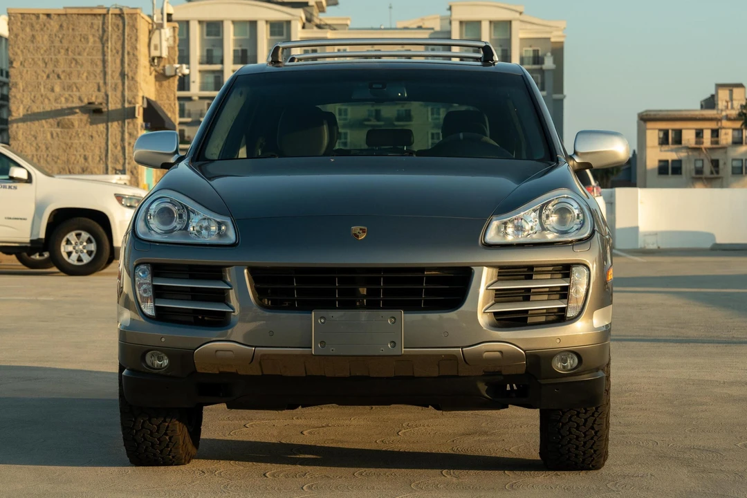 2010 Porsche 955/957 Cayenne S - Image 2 of 31