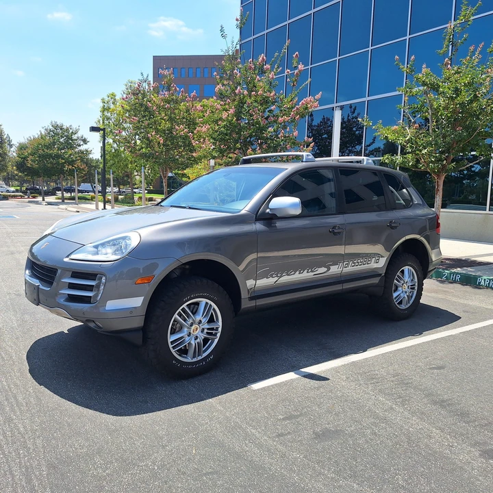2010 Porsche 955/957 Cayenne S - Image 9 of 31