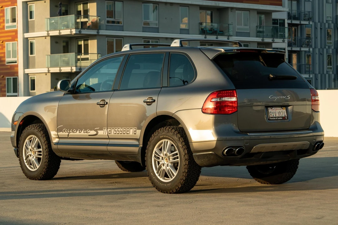 2010 Porsche 955/957 Cayenne S - Image 4 of 31