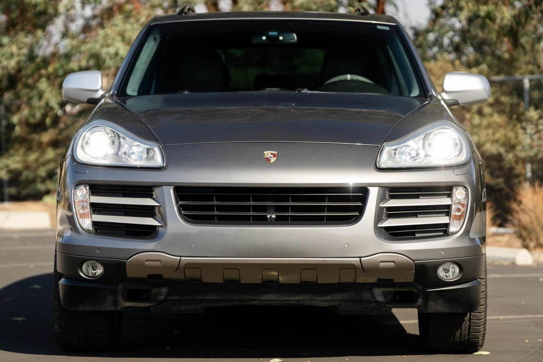 2010 Porsche 955/957 Cayenne S - Image 2 of 31
