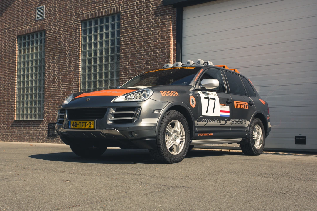 2010 Porsche 955/957 Cayenne S - Image 10 of 31