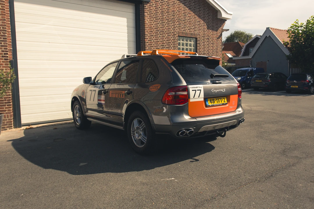 2010 Porsche 955/957 Cayenne S - Image 8 of 31