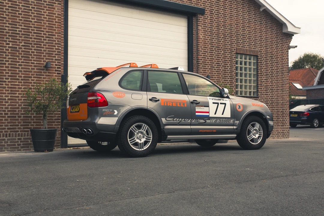 2010 Porsche 955/957 Cayenne S - Image 13 of 31