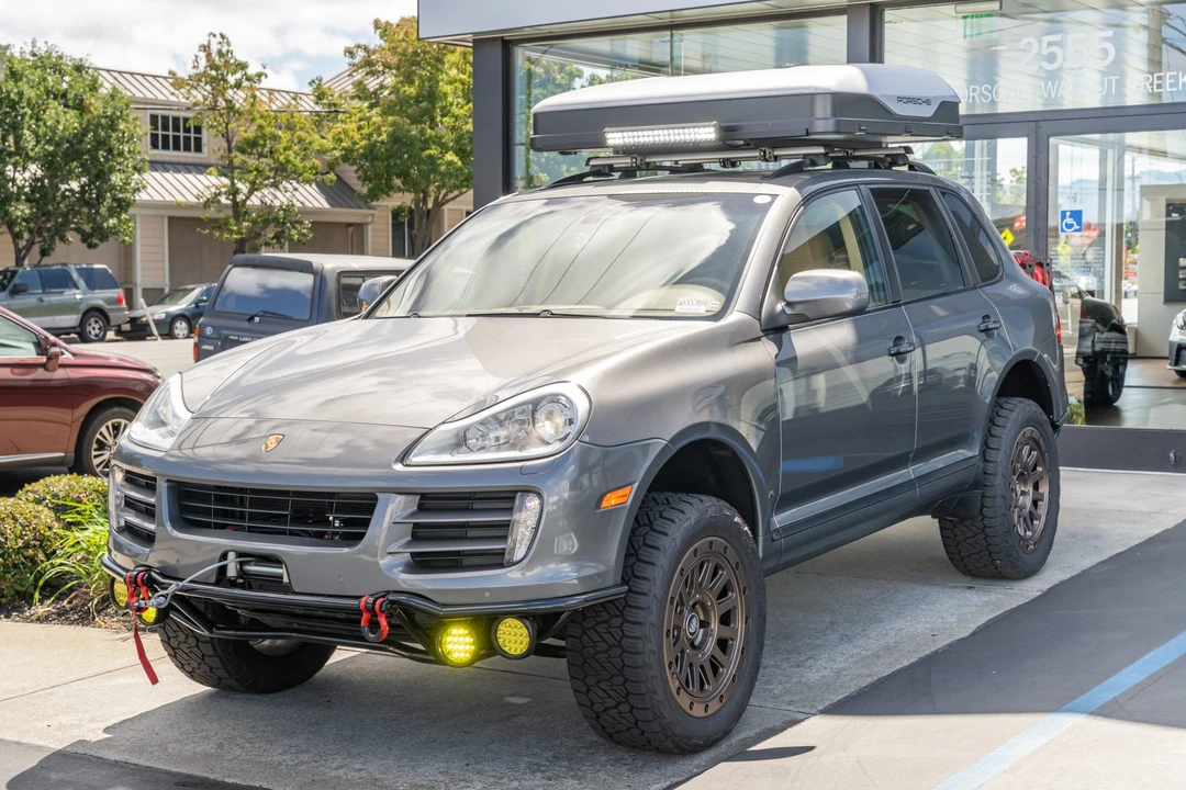 2010 Porsche 955/957 Cayenne S - Image 1 of 31