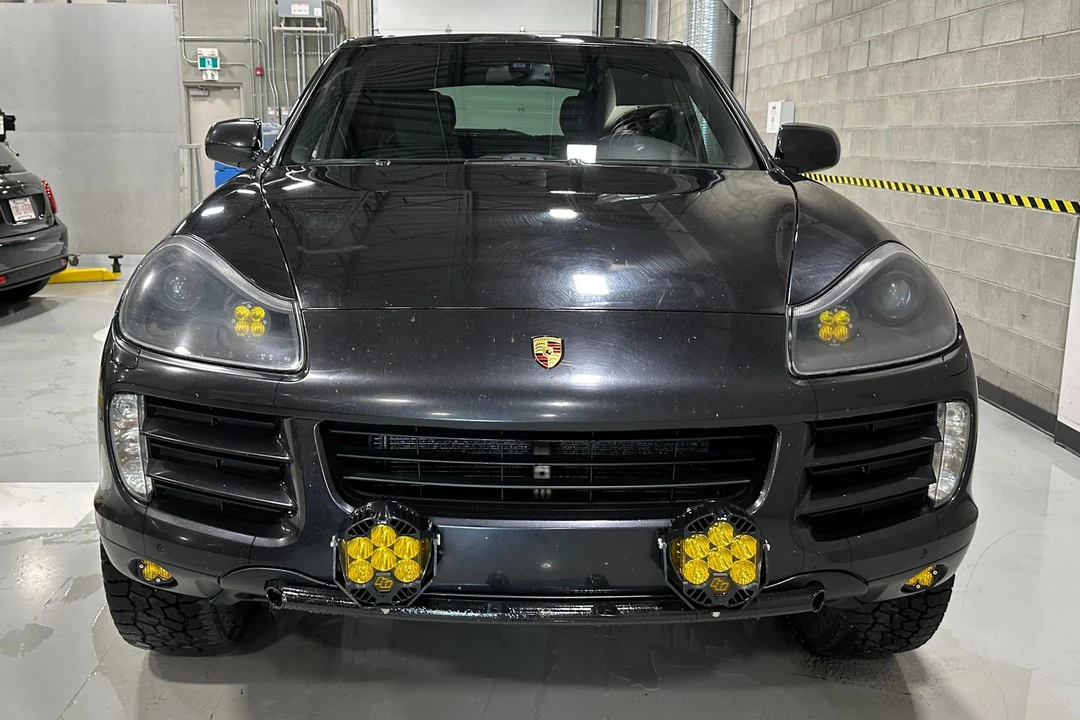 2010 Porsche 955/957 Cayenne S - Image 2 of 31