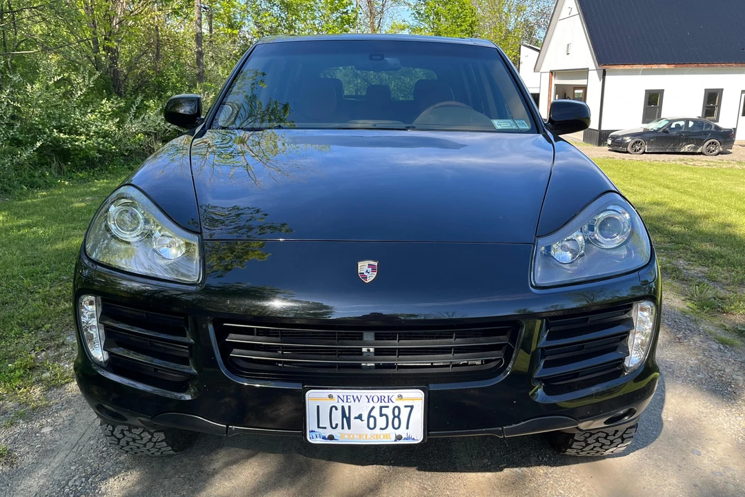 2010 Porsche 955/957 Cayenne S - Image 2 of 31