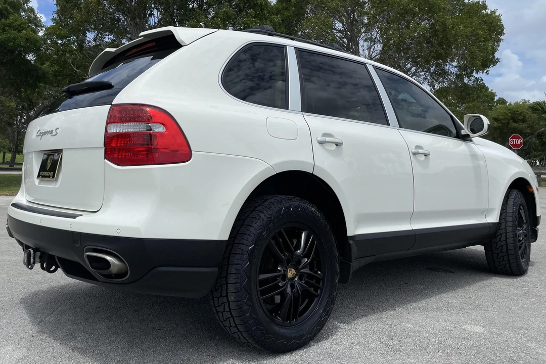2010 Porsche 955/957 Cayenne S - Image 4 of 31
