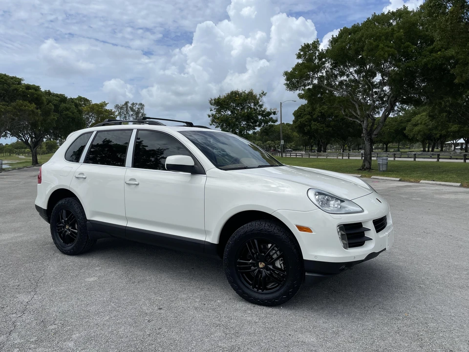 2010 Porsche 955/957 Cayenne S - Image 15 of 31