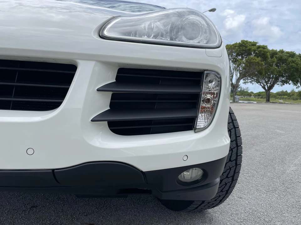 2010 Porsche 955/957 Cayenne S - Image 25 of 31