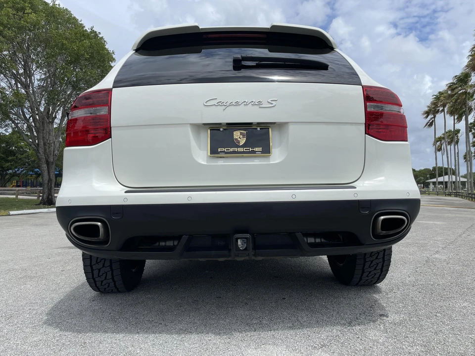 2010 Porsche 955/957 Cayenne S - Image 12 of 31