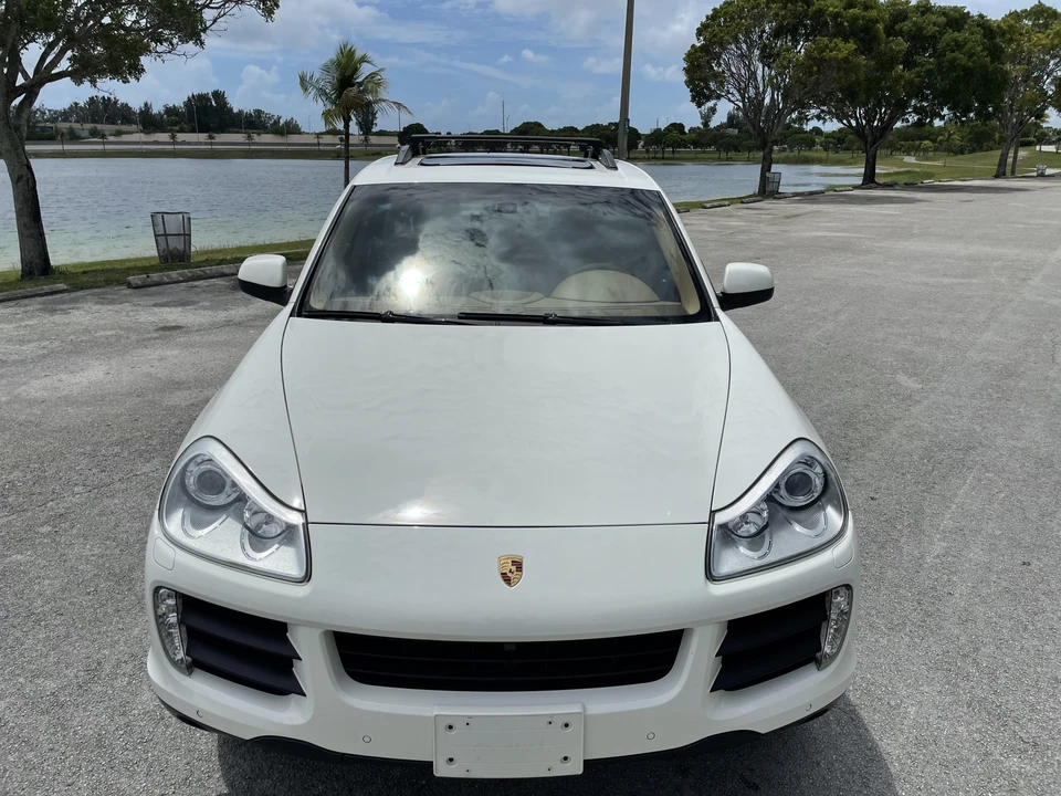 2010 Porsche 955/957 Cayenne S - Image 6 of 31