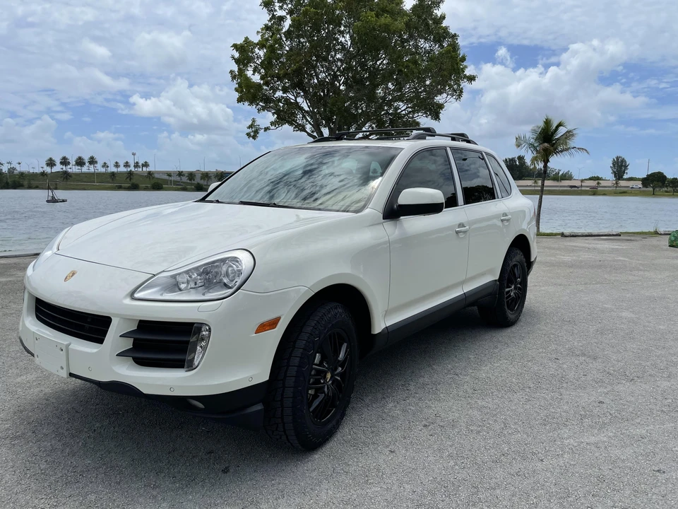 2010 Porsche 955/957 Cayenne S - Image 7 of 31