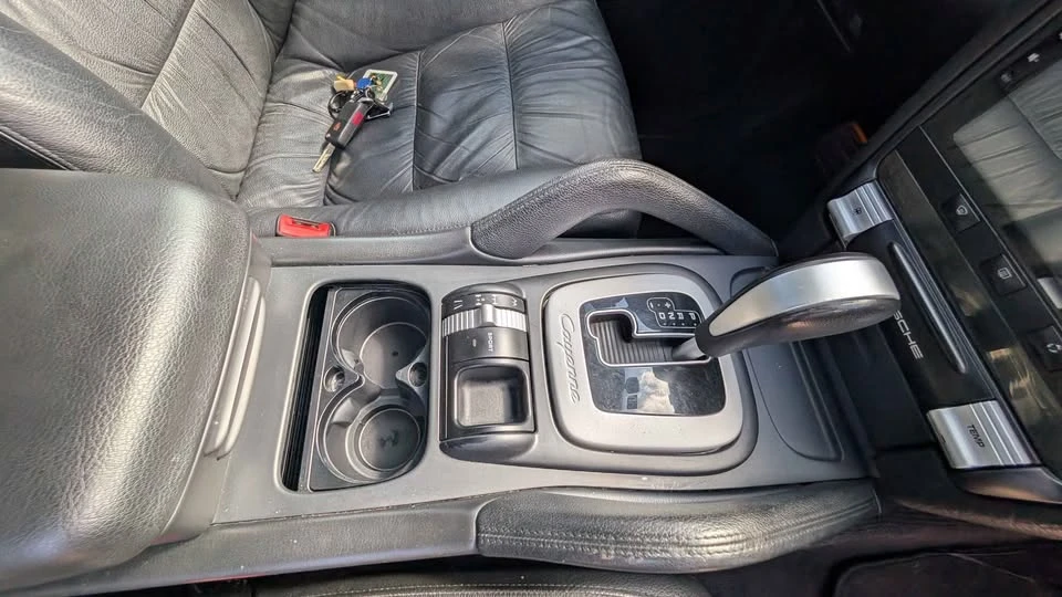 2010 Porsche Cayenne - Image 15 of 20