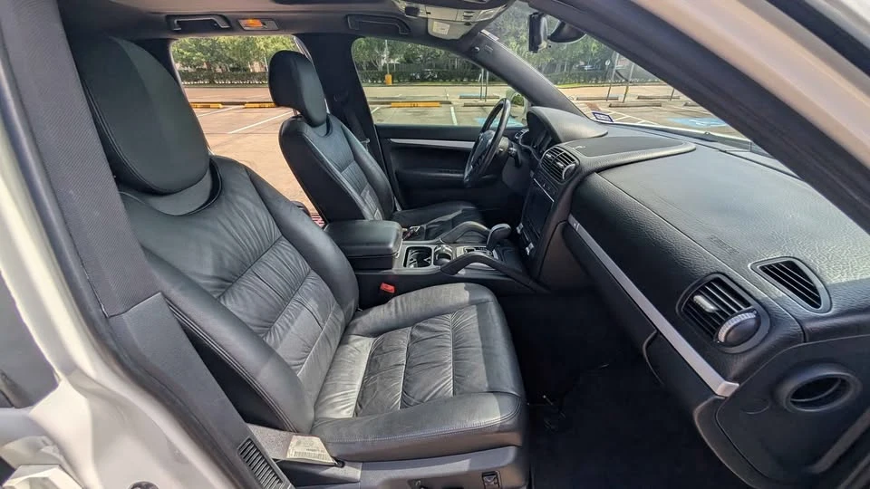2010 Porsche Cayenne - Image 16 of 20