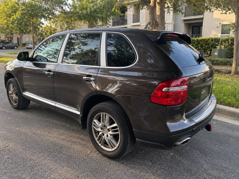2010 Porsche Cayenne - Image 4 of 8