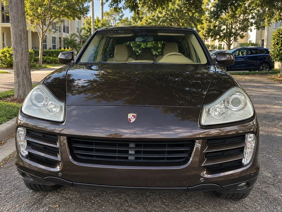 2010 Porsche Cayenne - Image 2 of 8