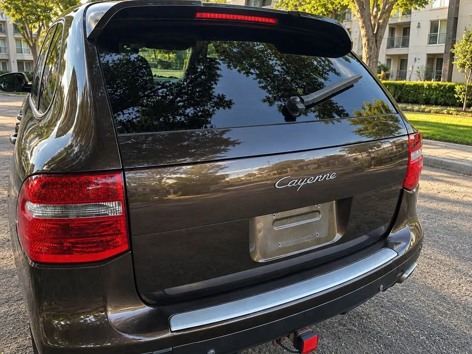 2010 Porsche Cayenne - Image 6 of 8
