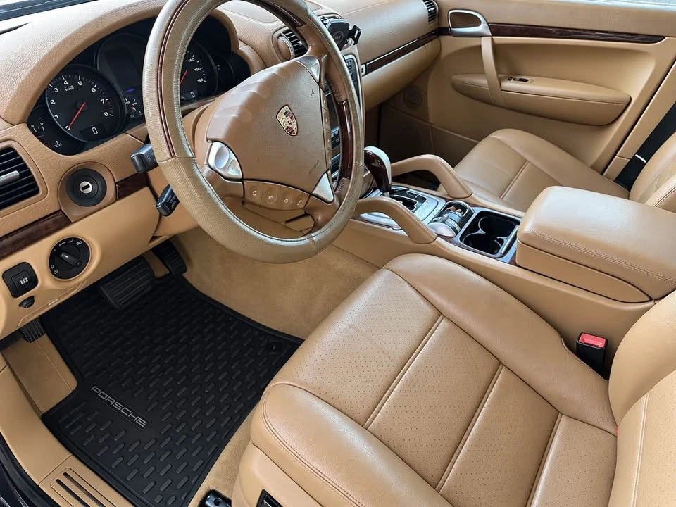 2010 Porsche Cayenne - Image 7 of 8