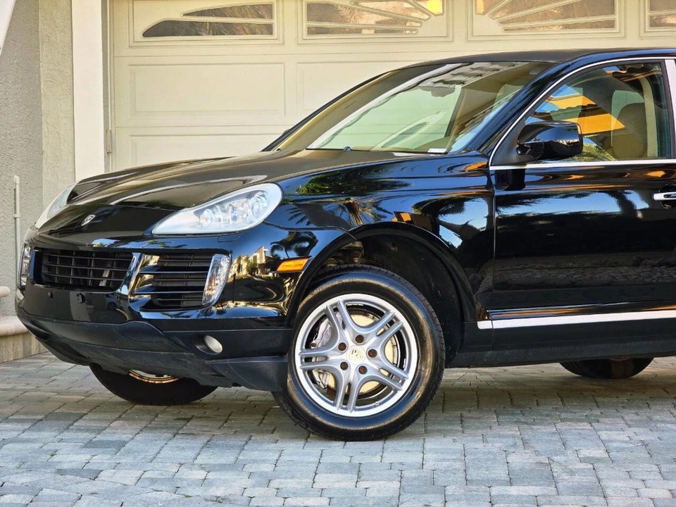 2010 Porsche 955/957 Cayenne - Image 2 of 21
