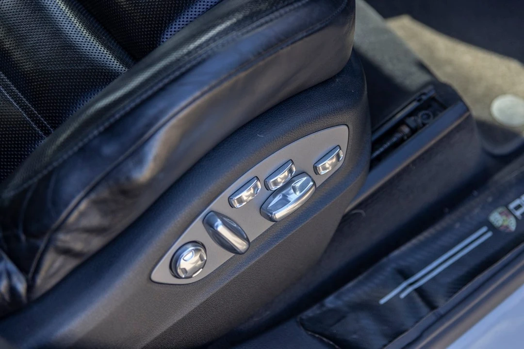 2010 Porsche Cayenne - Image 14 of 30