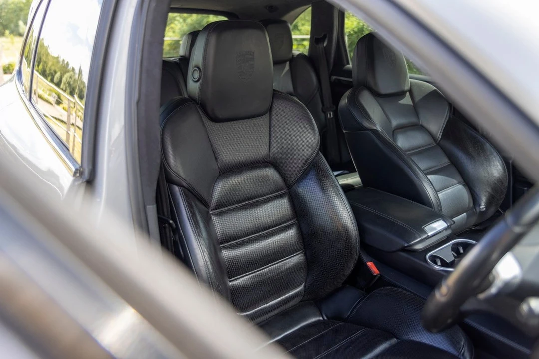 2010 Porsche Cayenne - Image 20 of 30