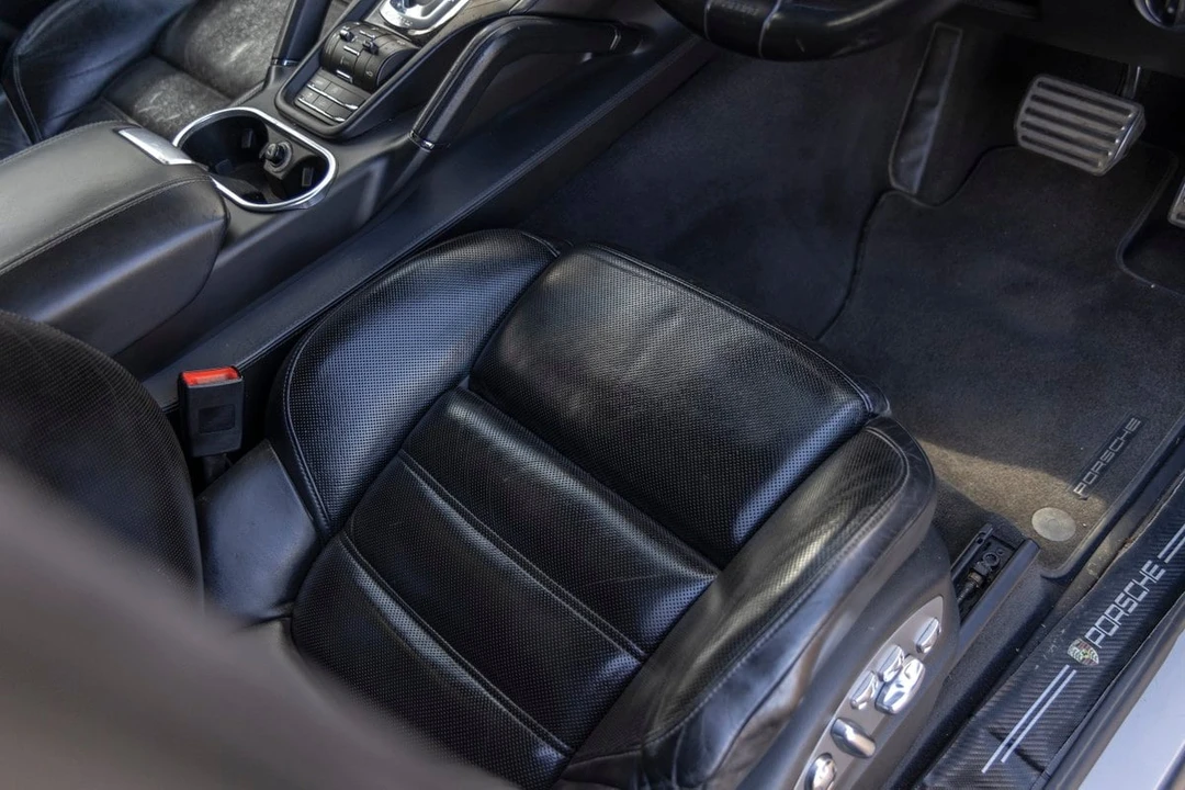 2010 Porsche Cayenne - Image 12 of 30