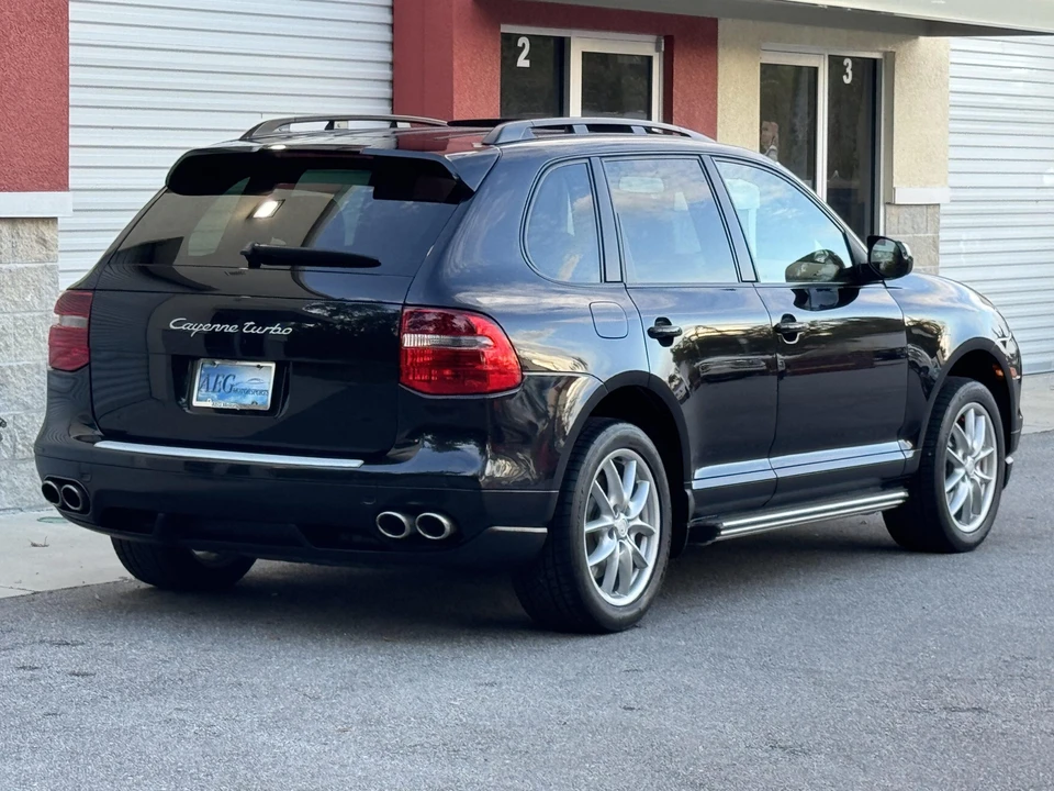 2010 Porsche 955/957 Cayenne Turbo - Image 17 of 31