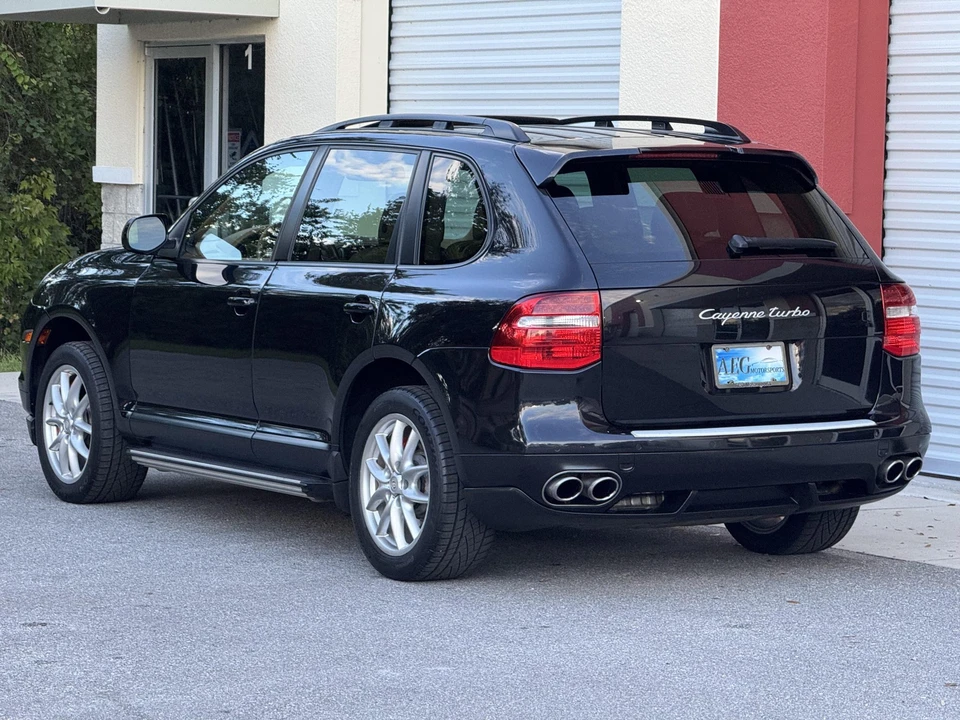 2010 Porsche 955/957 Cayenne Turbo - Image 10 of 31