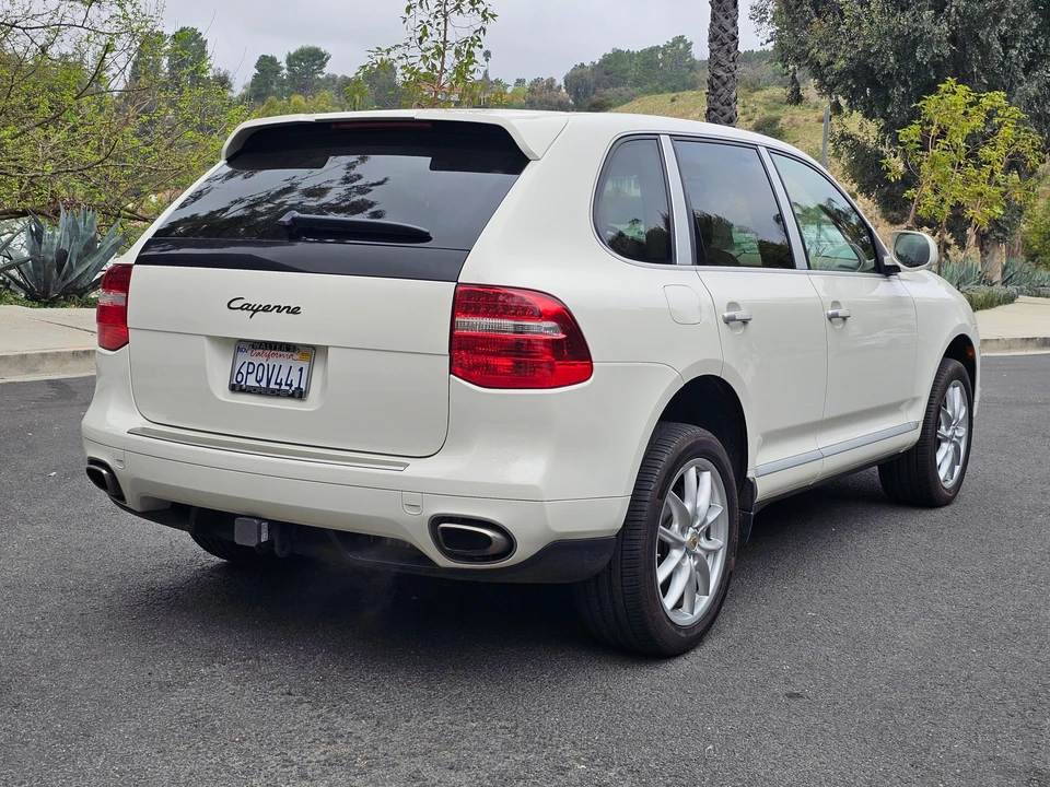 2010 Porsche 955/957 Cayenne - Image 12 of 31