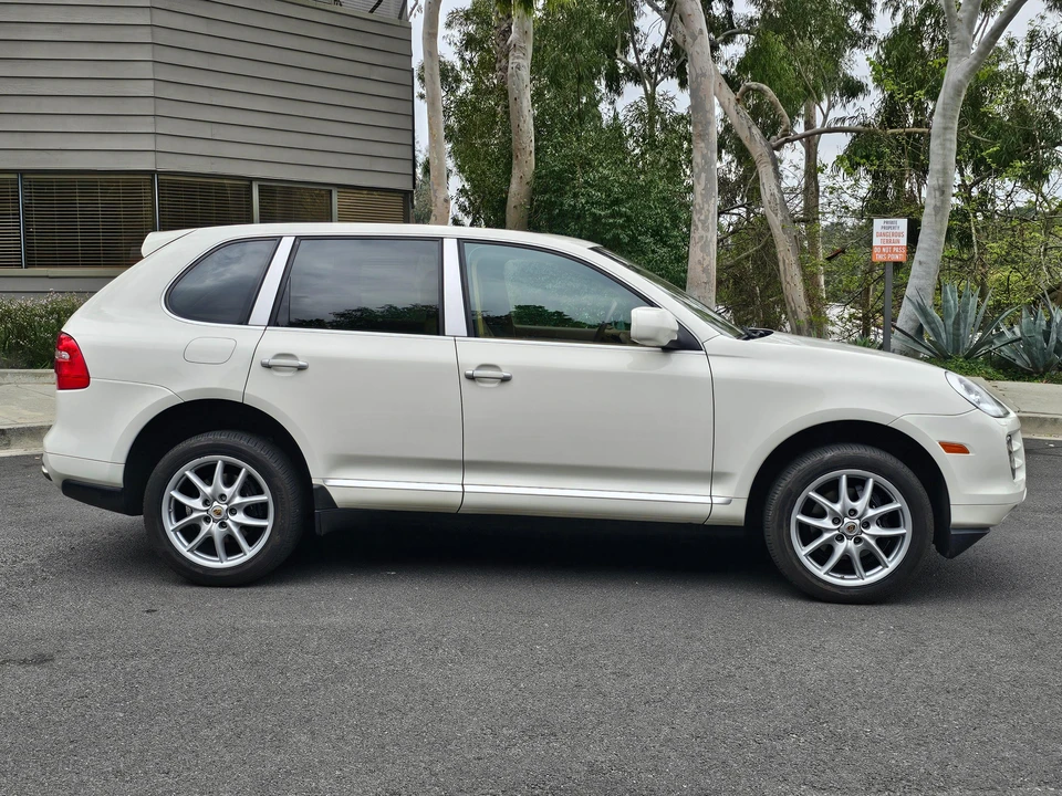 2010 Porsche 955/957 Cayenne - Image 15 of 31