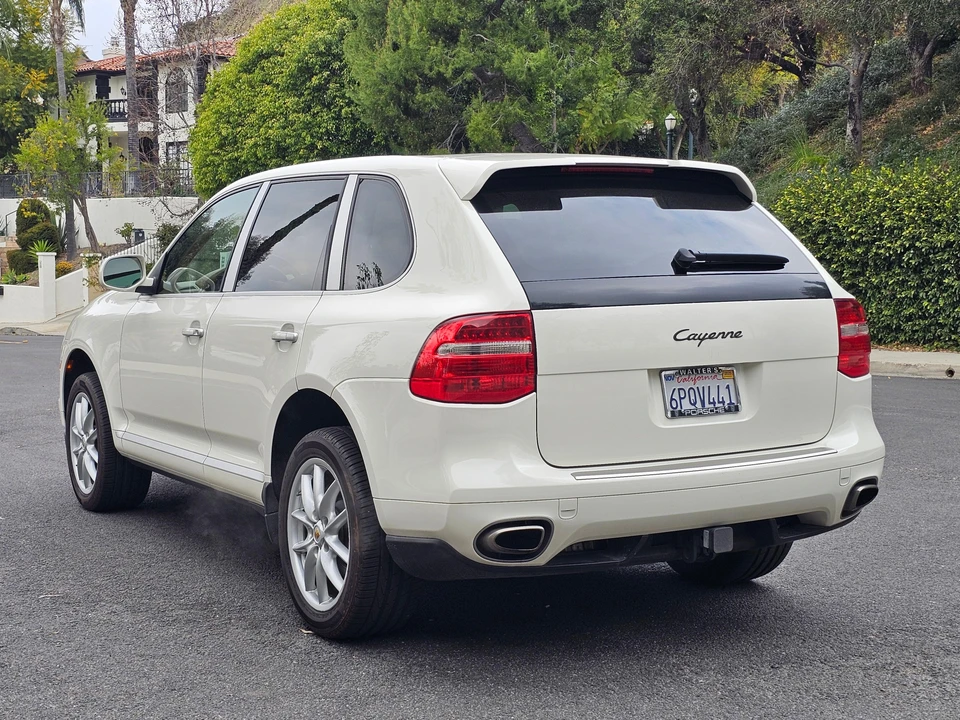 2010 Porsche 955/957 Cayenne - Image 10 of 31