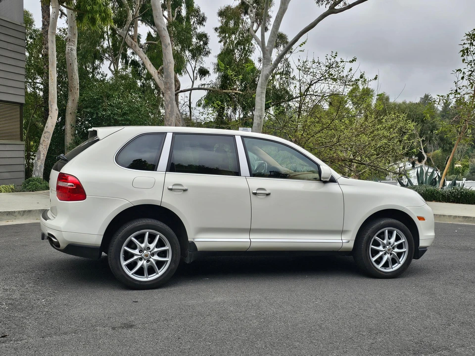 2010 Porsche 955/957 Cayenne - Image 14 of 31