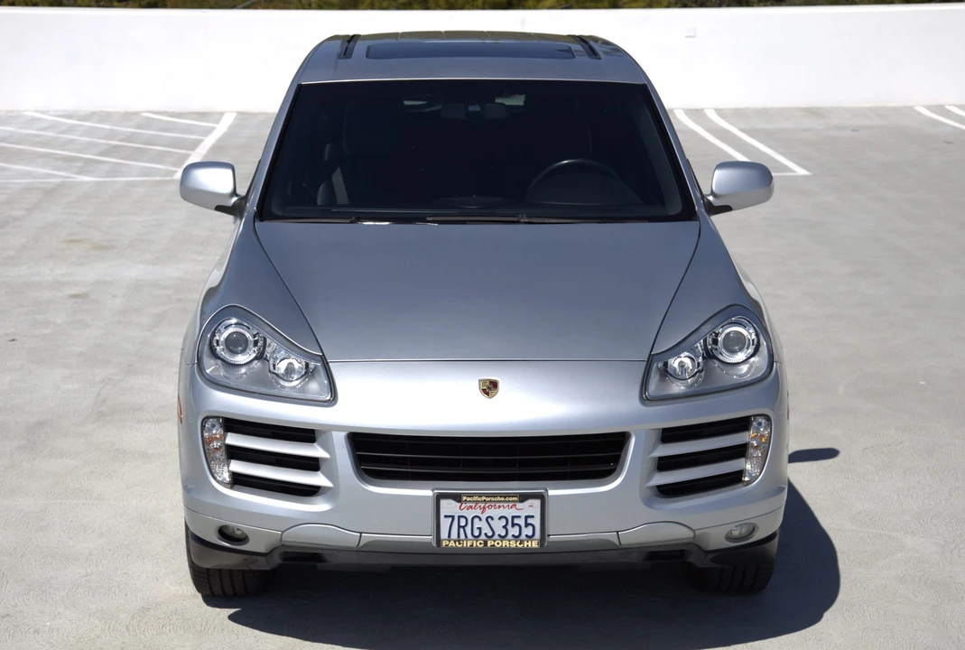 2010 Porsche 955/957 Cayenne - Image 2 of 31