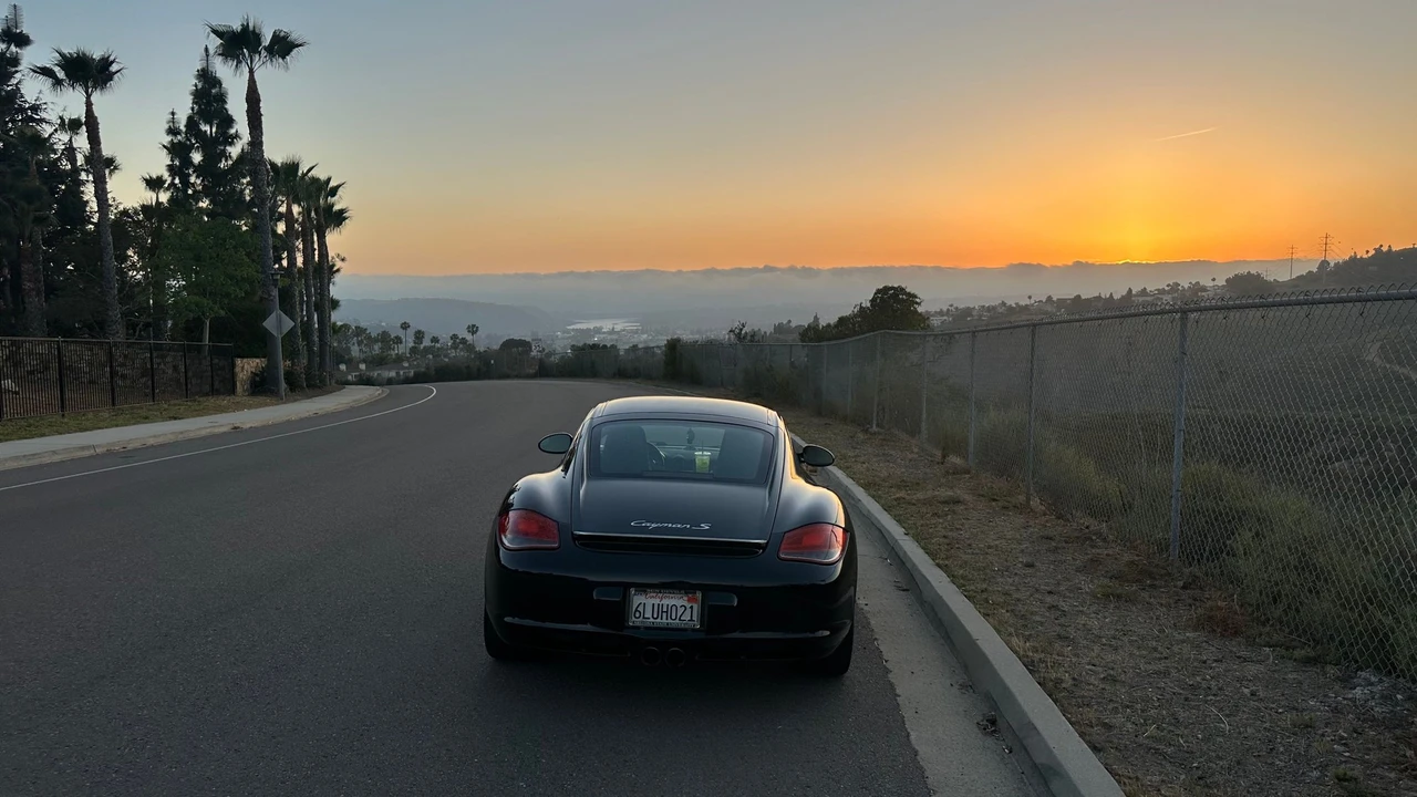 2010 Porsche 987 Cayman S - Image 9 of 31