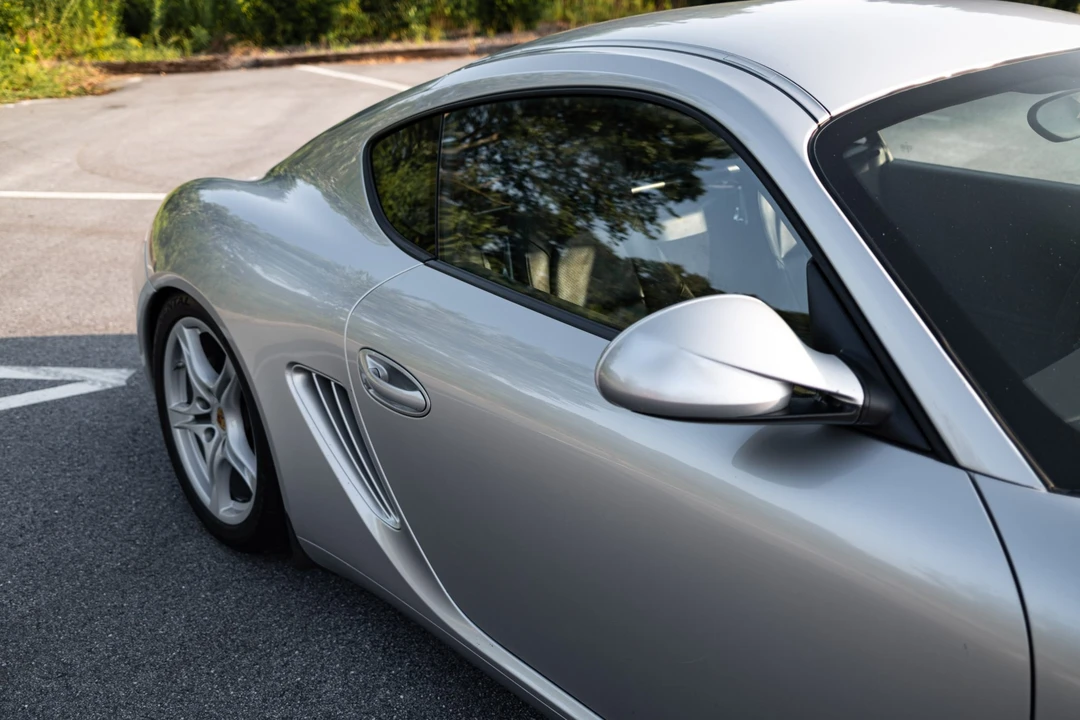 2010 Porsche 987 Cayman - Image 27 of 31