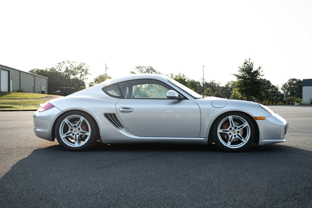 2010 Porsche 987 Cayman - Image 10 of 31