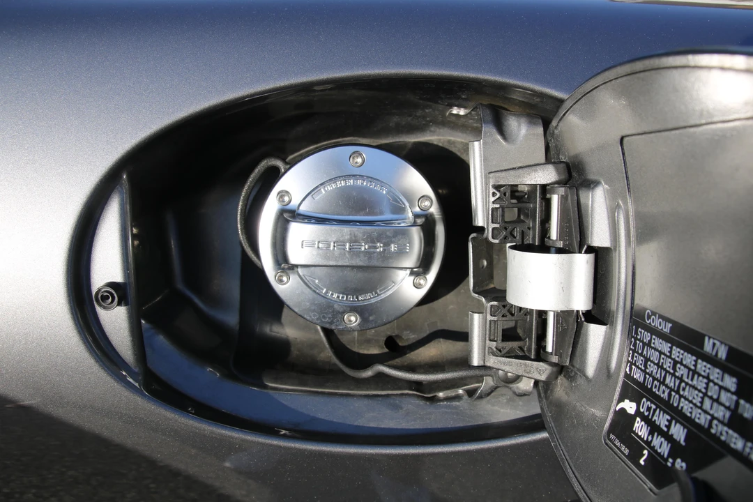 2010 Porsche 987 Cayman S - Image 17 of 31