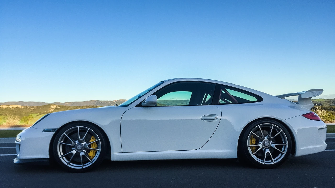 2010 Porsche 997 GT3 - Image 3 of 8