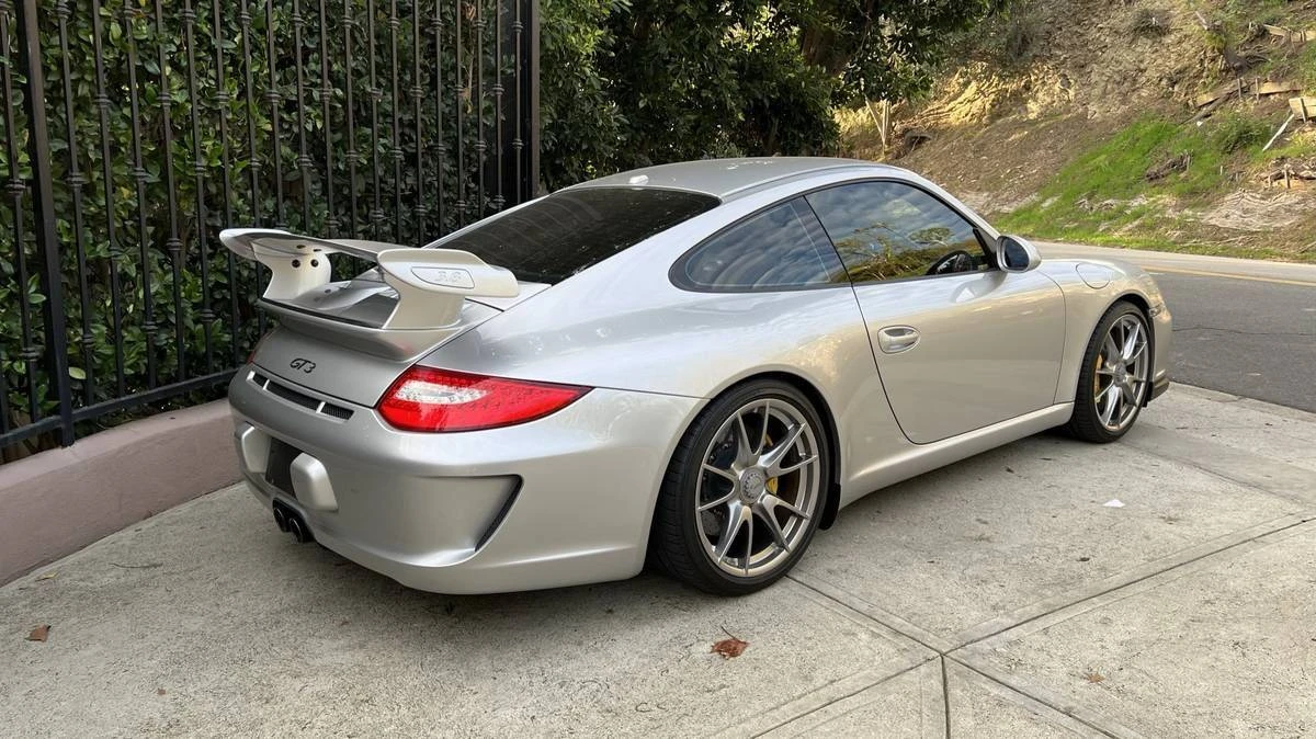 2010 Porsche 997 GT3 - Image 2 of 10