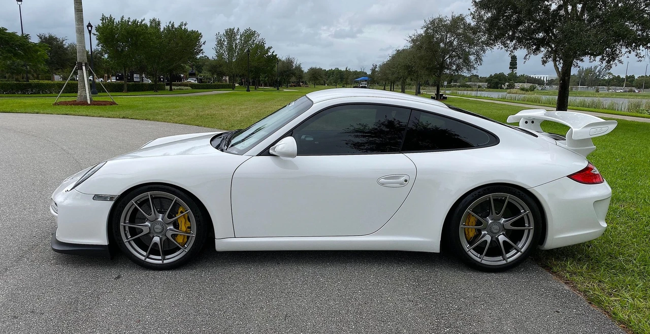 2010 Porsche 997 GT3 - Image 2 of 9