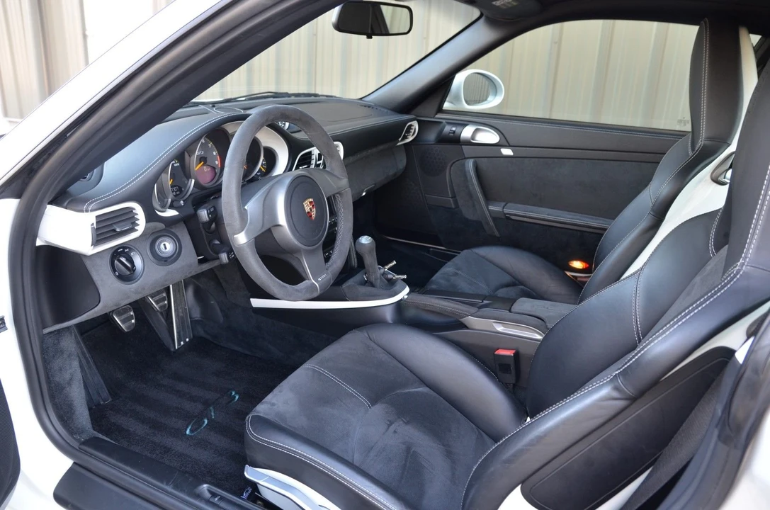 2010 Porsche 997 GT3 - Image 4 of 5