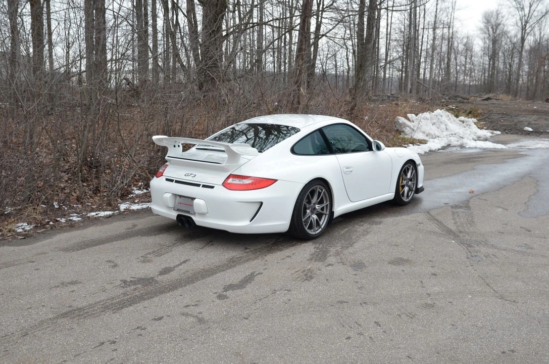 2010 Porsche 997 GT3 - Image 2 of 5